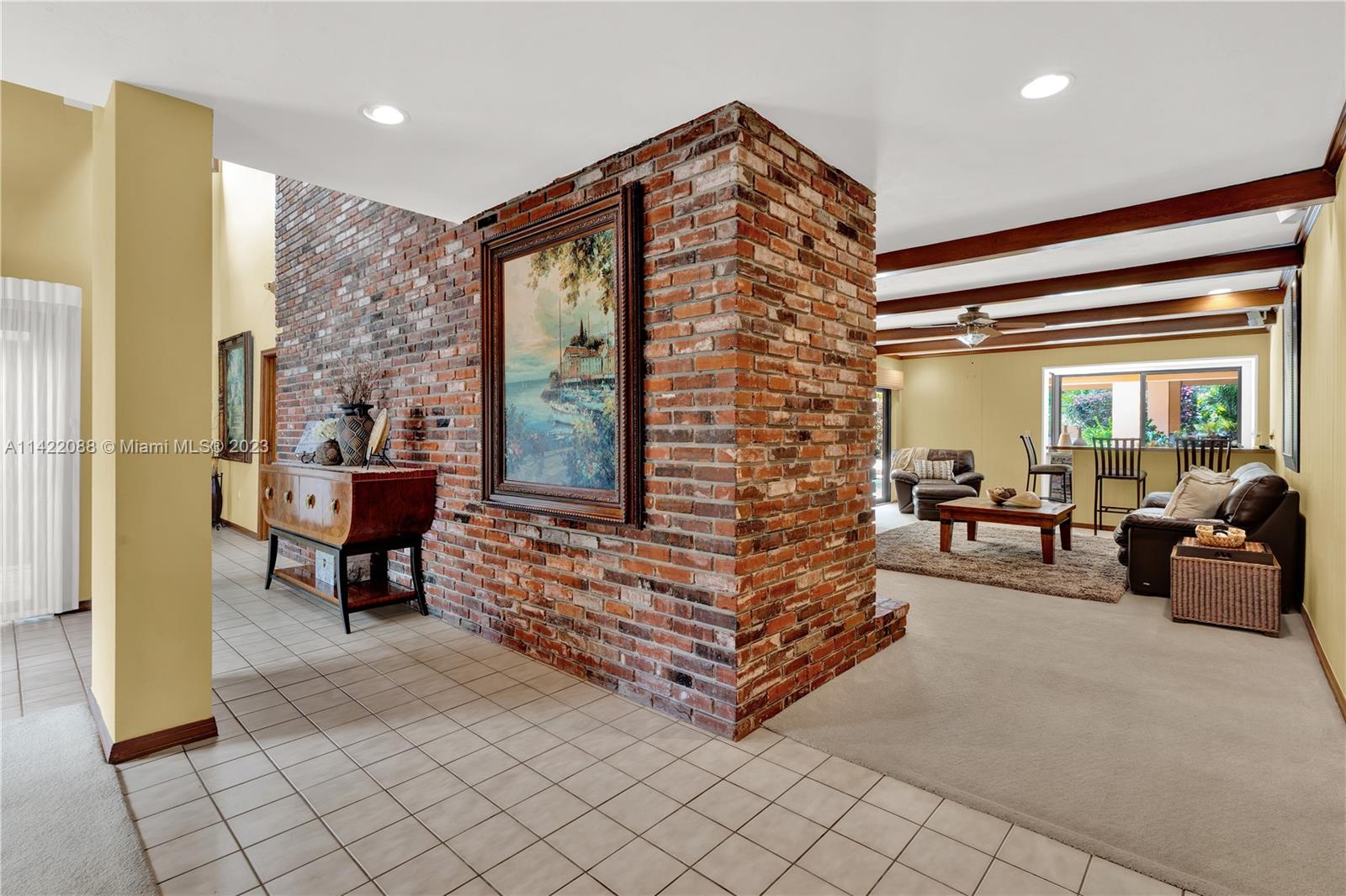 WOODMERE ESTATES - Residential