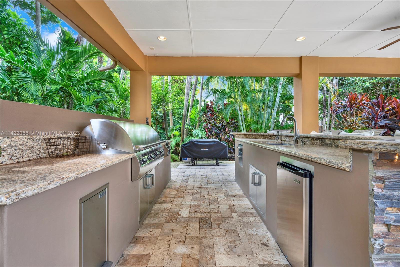 WOODMERE ESTATES - Residential