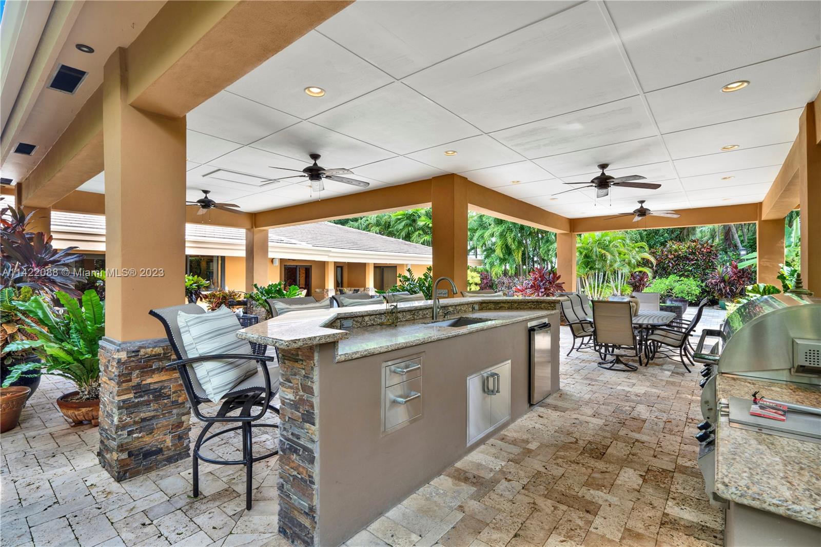 WOODMERE ESTATES - Residential