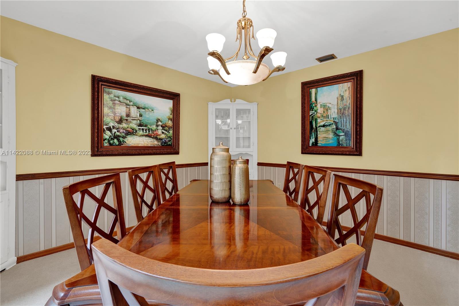 WOODMERE ESTATES - Residential