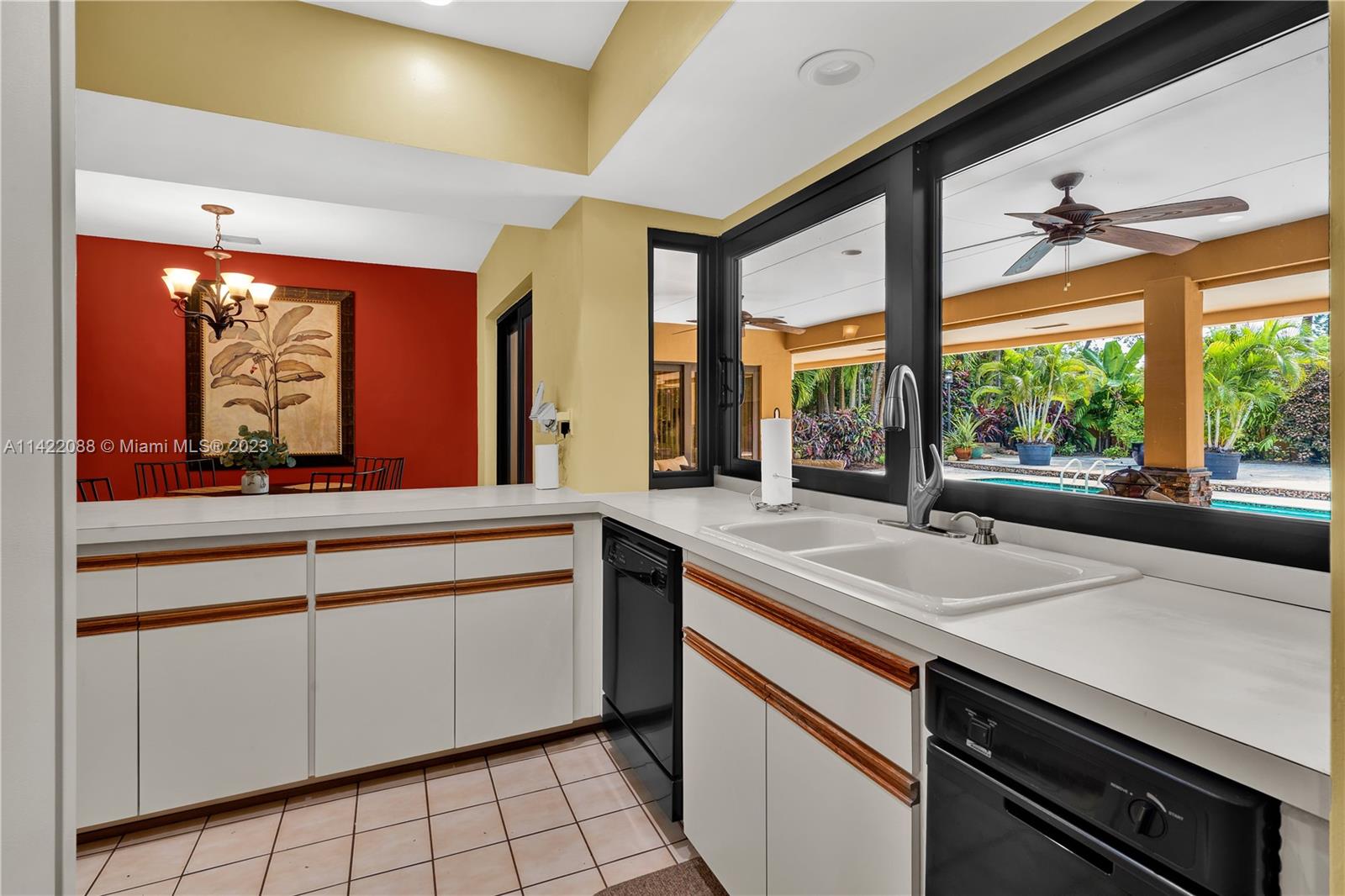 WOODMERE ESTATES - Residential