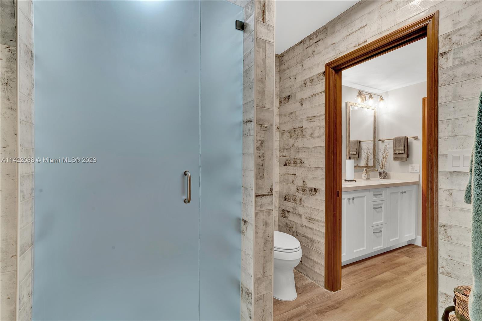 WOODMERE ESTATES - Residential