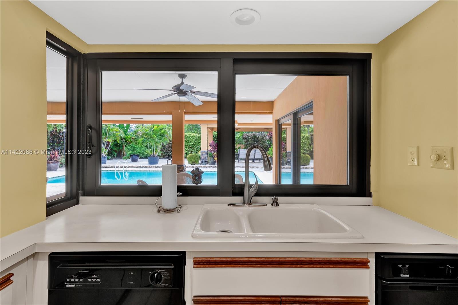 WOODMERE ESTATES - Residential