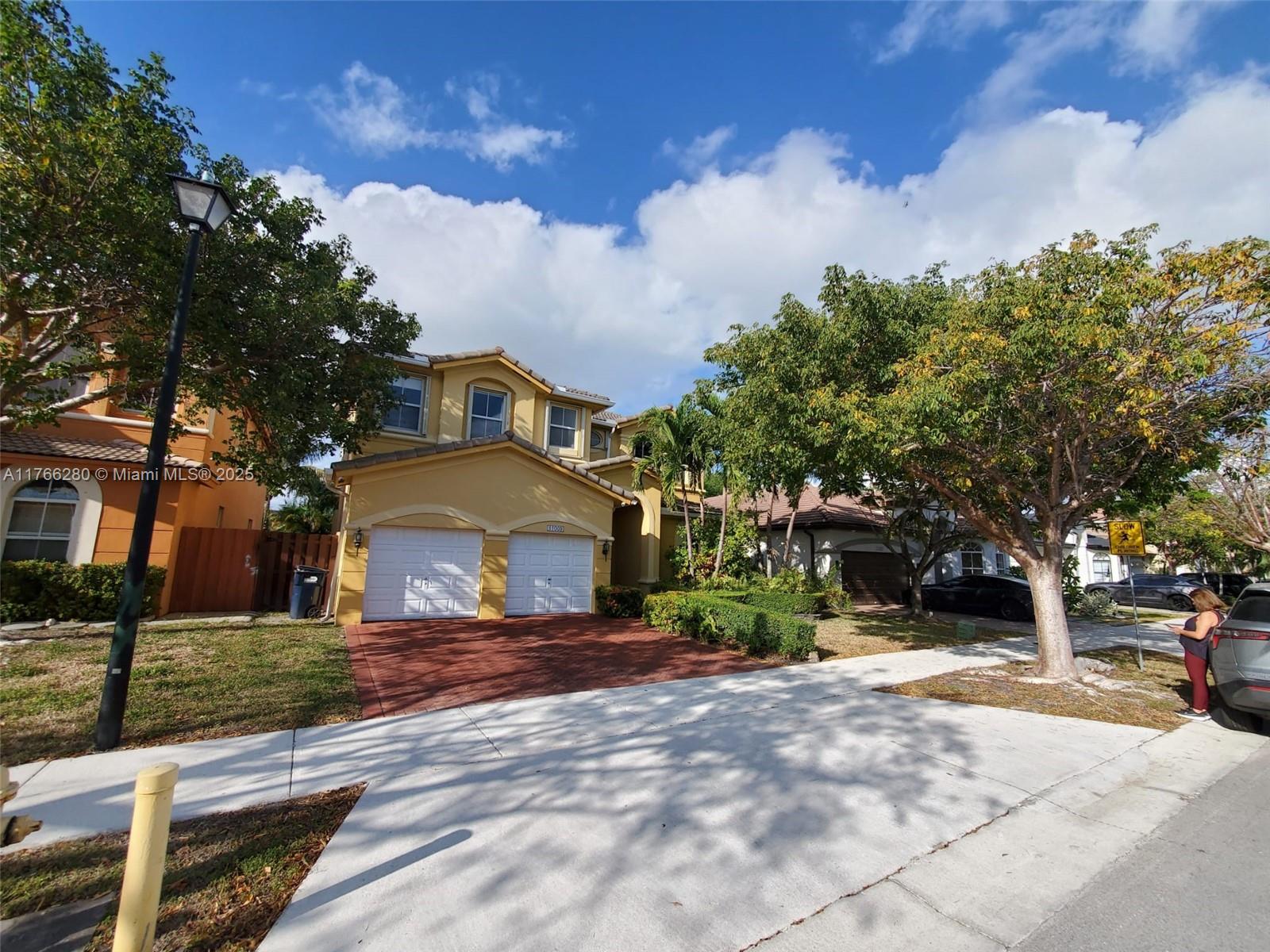 ISLANDS AT DORAL 1ST ADDN - Residential