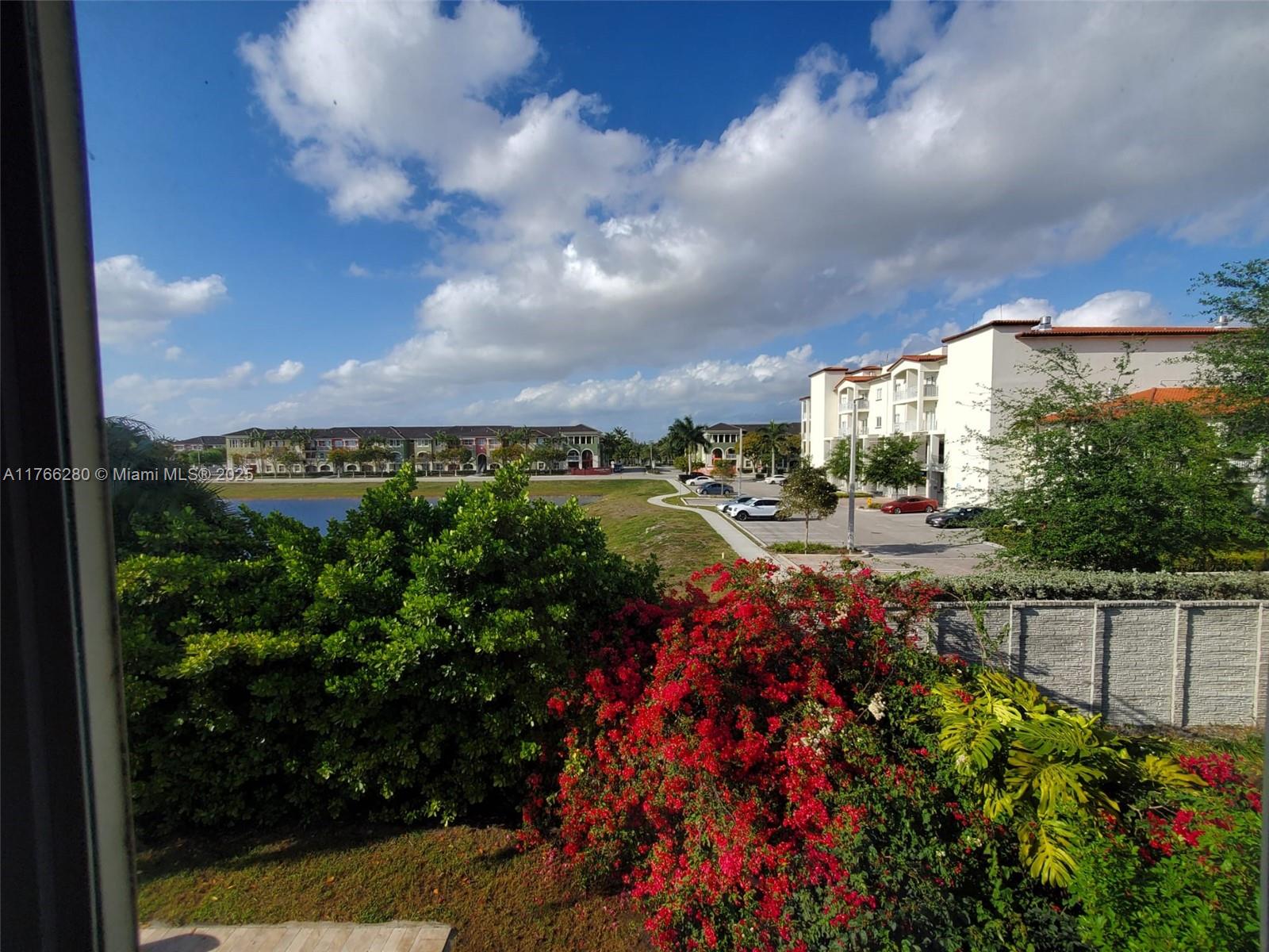 ISLANDS AT DORAL 1ST ADDN - Residential
