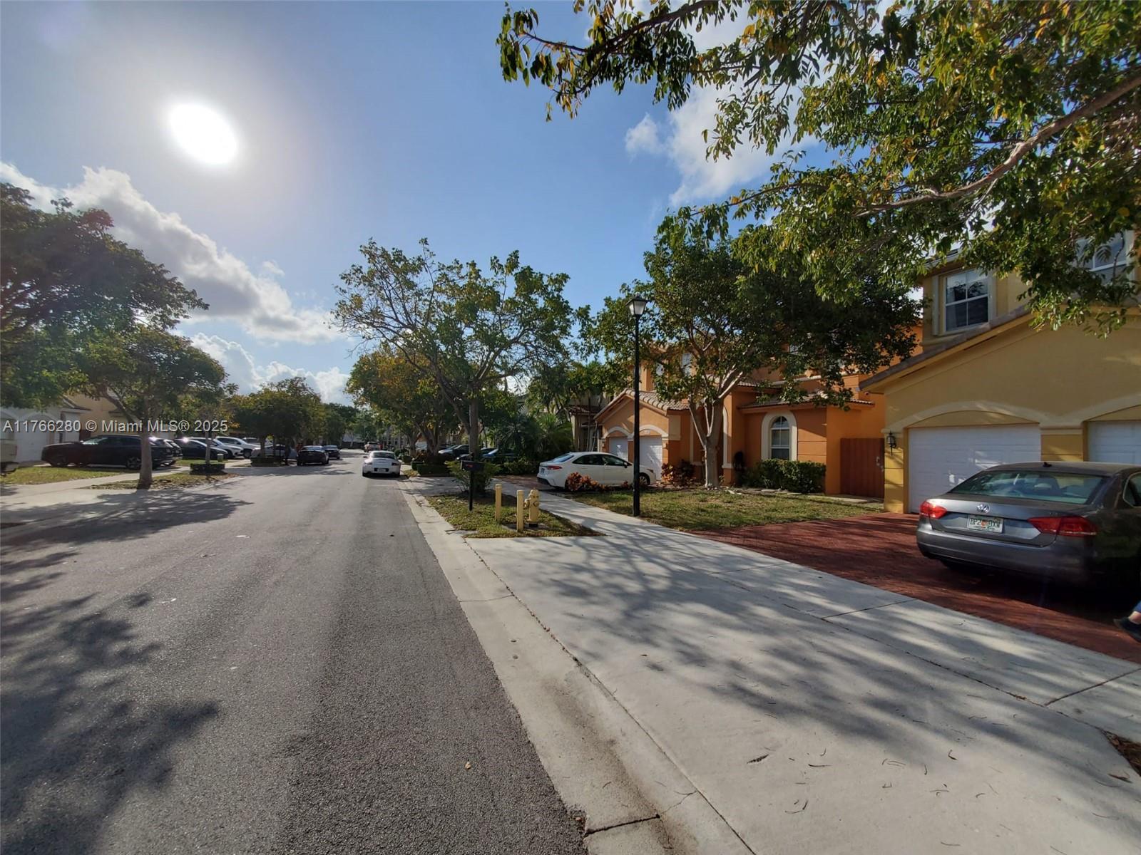 ISLANDS AT DORAL 1ST ADDN - Residential