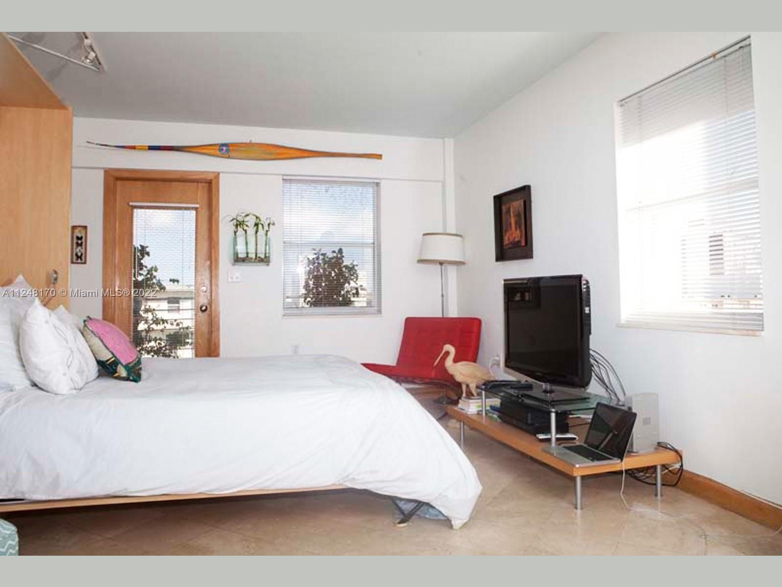 EUCLID EAST CONDOMINIUM - Residential Lease