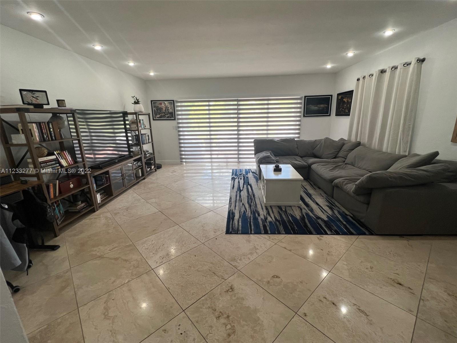 HILLTOP CONDO - Residential