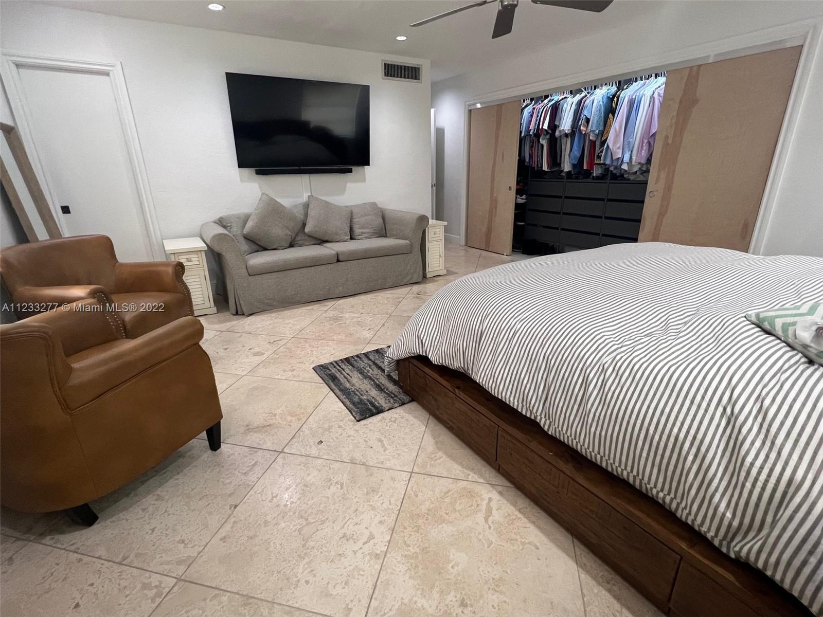 HILLTOP CONDO - Residential