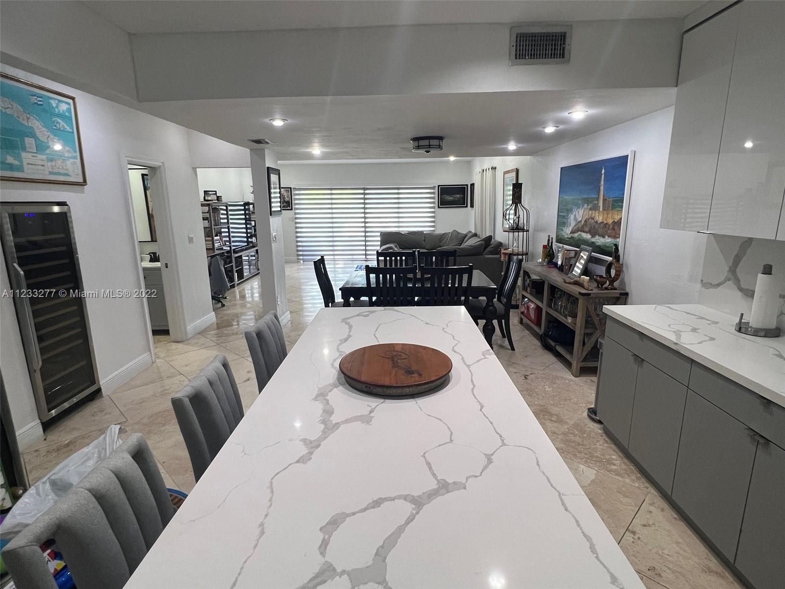 HILLTOP CONDO - Residential
