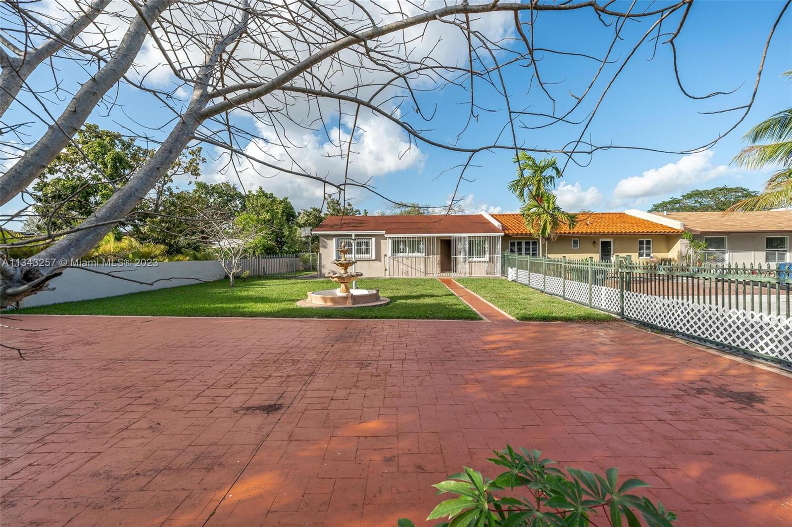ROYALE GREEN TOWNHOUSE SE - Residential