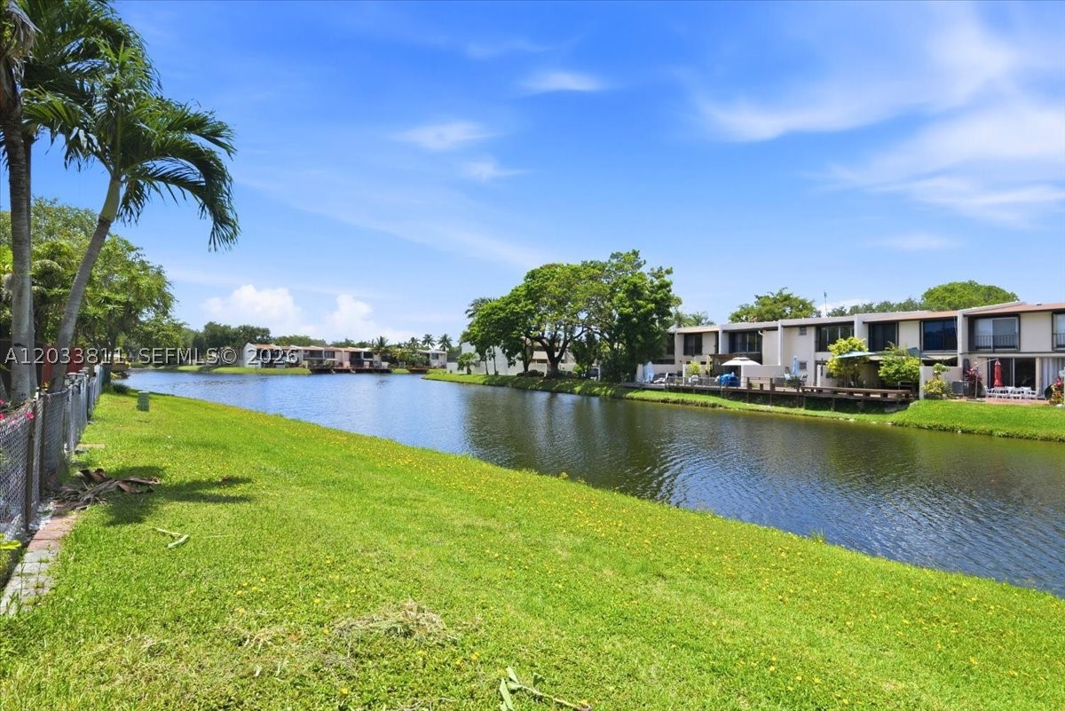 SUNSET PARK TOWN HOUSES - Residential Lease
