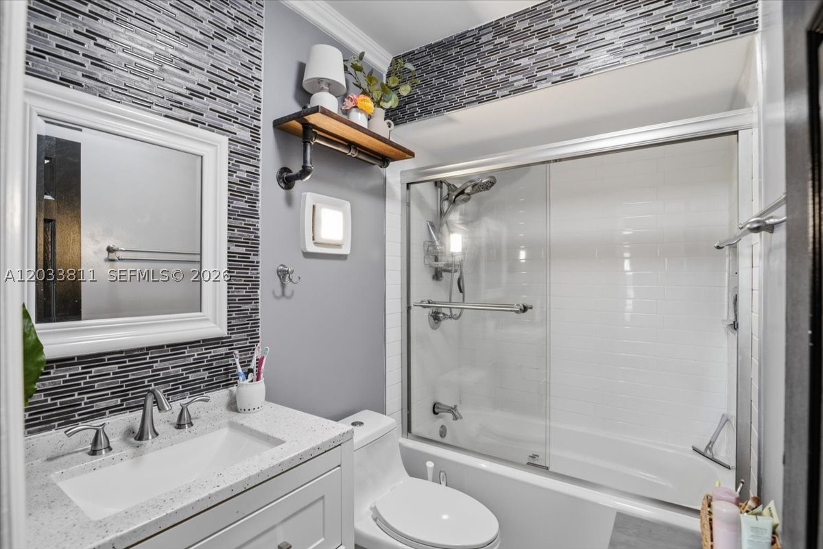SUNSET PARK TOWN HOUSES - Residential Lease