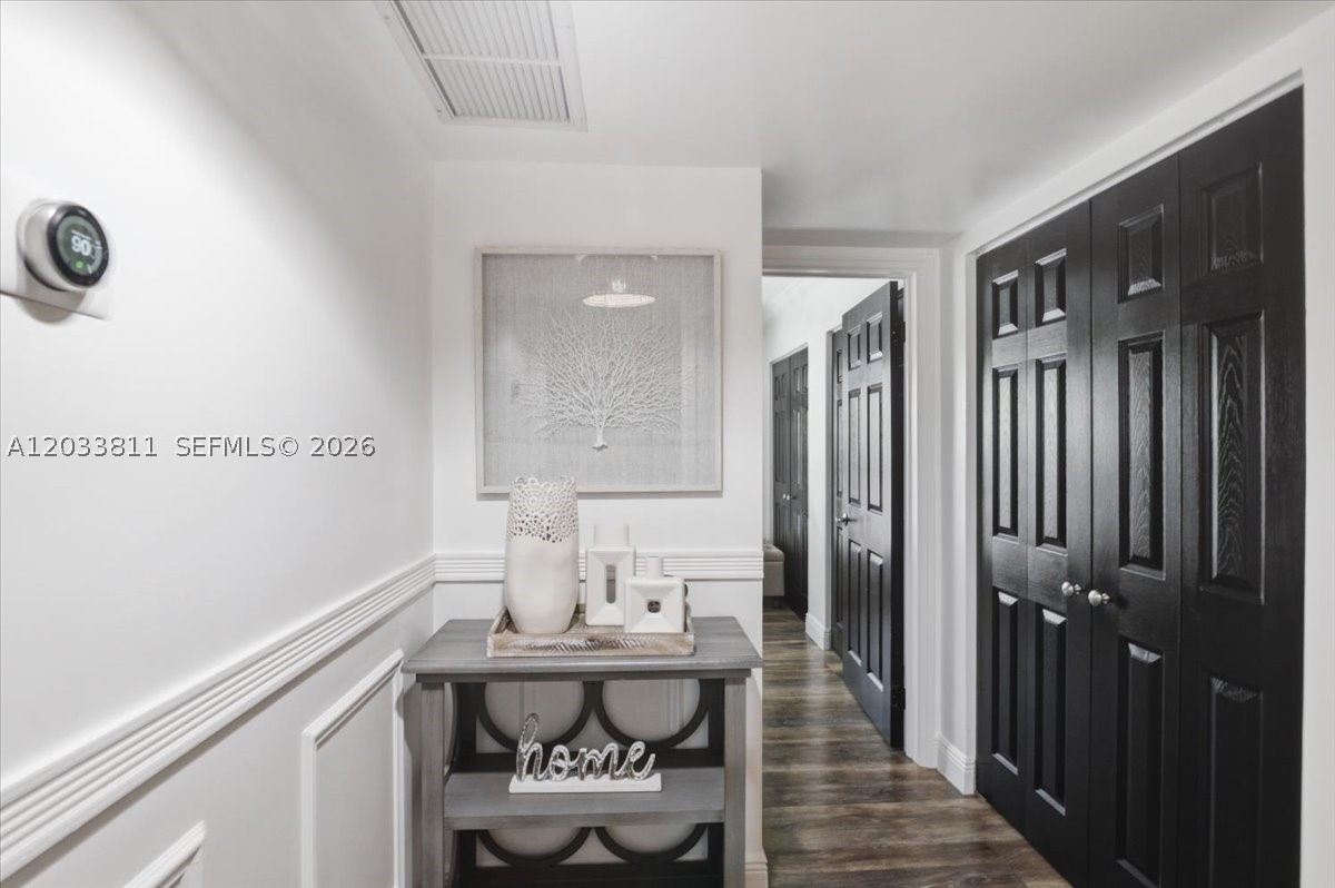 SUNSET PARK TOWN HOUSES - Residential Lease