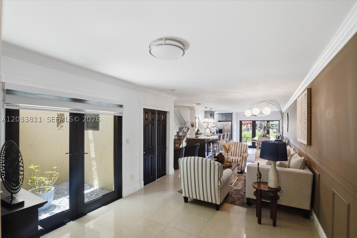 SUNSET PARK TOWN HOUSES - Residential Lease