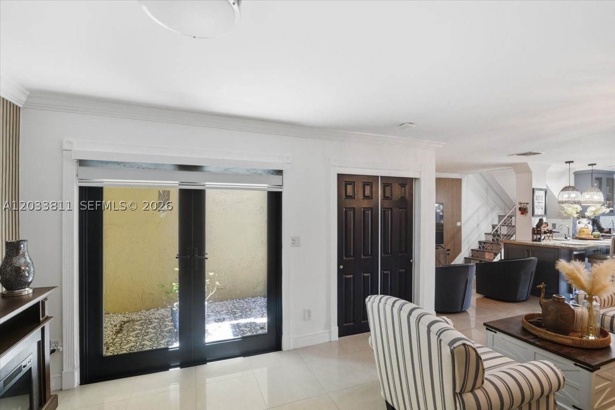 SUNSET PARK TOWN HOUSES - Residential Lease