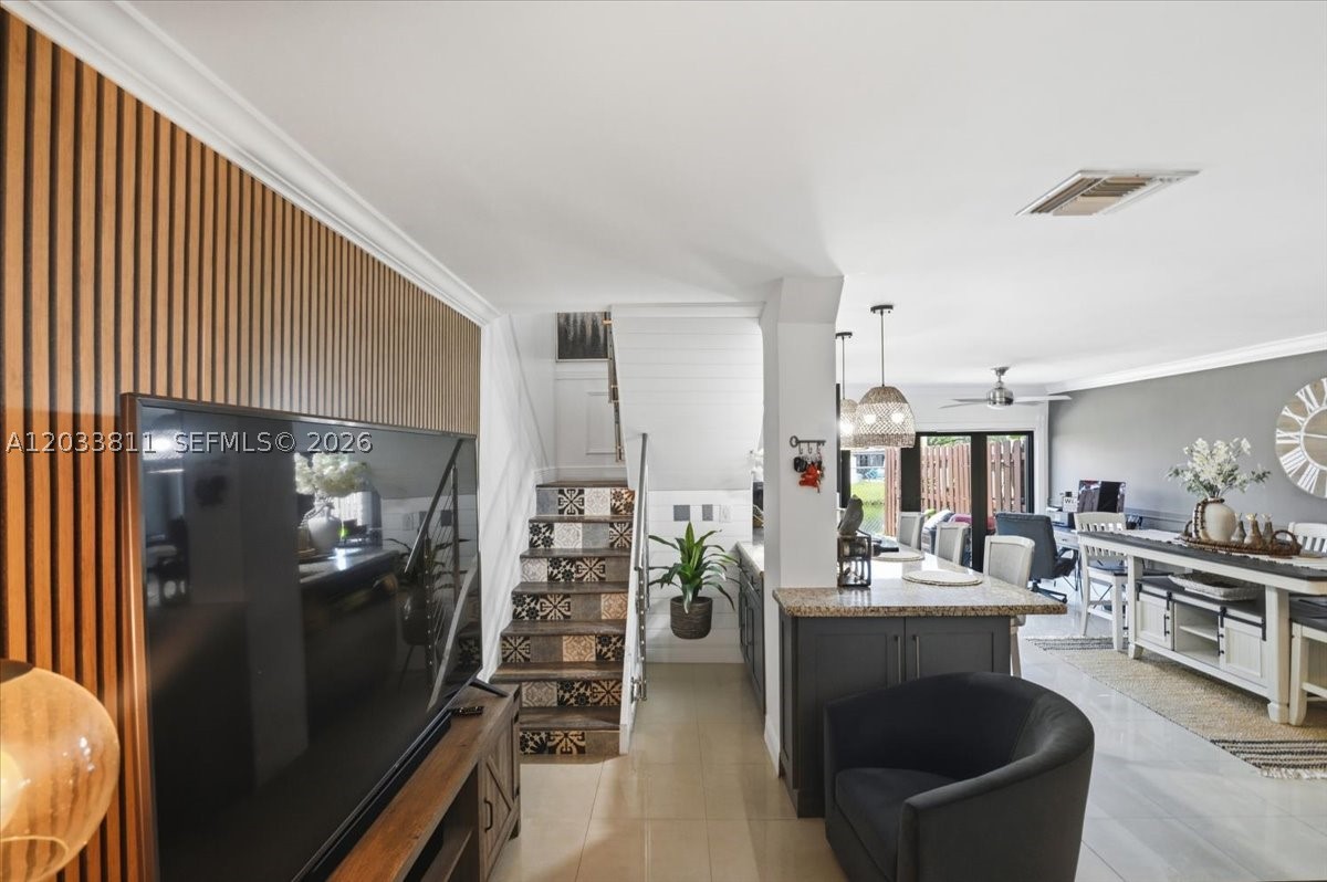 SUNSET PARK TOWN HOUSES - Residential Lease