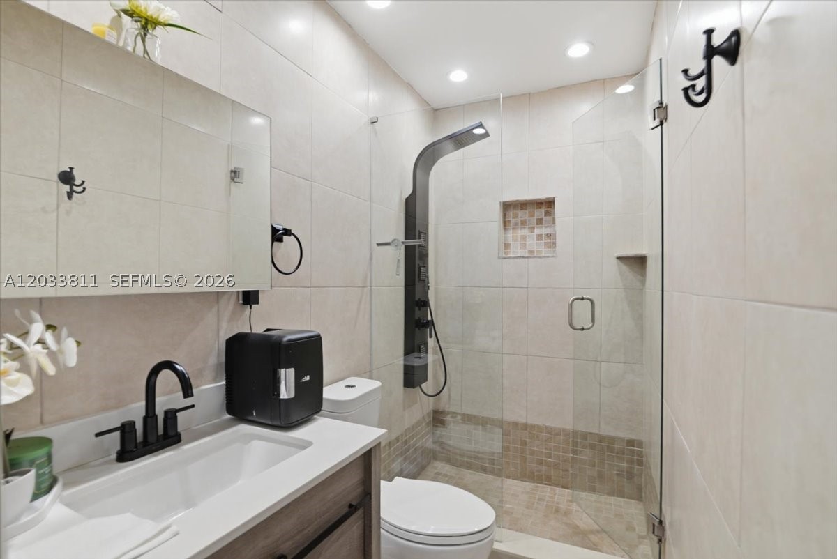 SUNSET PARK TOWN HOUSES - Residential Lease