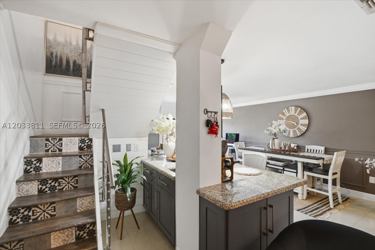 SUNSET PARK TOWN HOUSES - Residential Lease