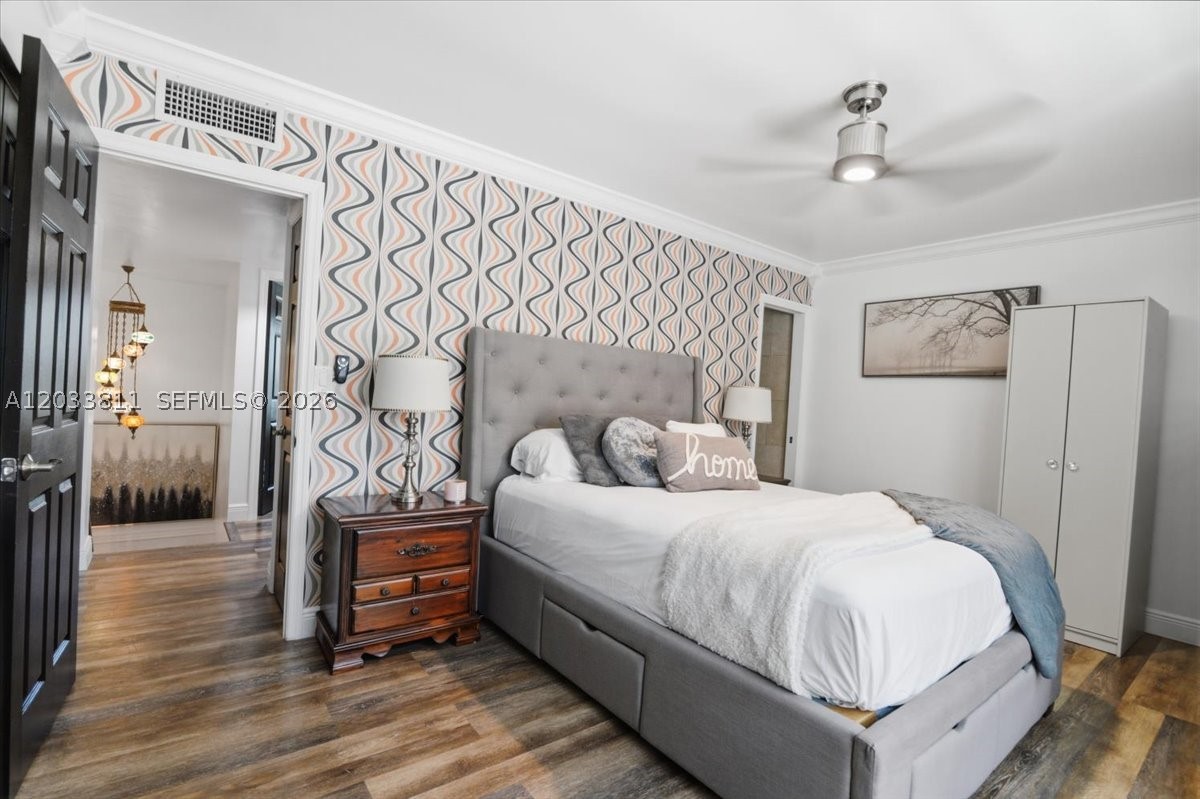 SUNSET PARK TOWN HOUSES - Residential Lease