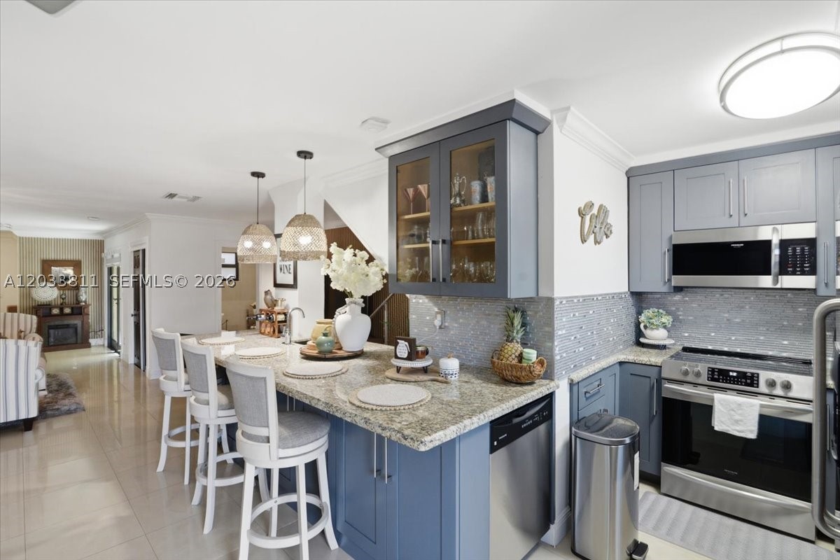 SUNSET PARK TOWN HOUSES - Residential Lease