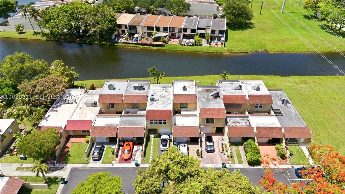 SUNSET PARK TOWN HOUSES - Residential Lease