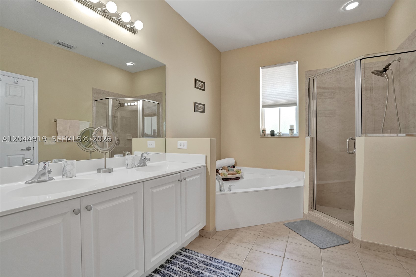 PALOMA LAKES - Residential