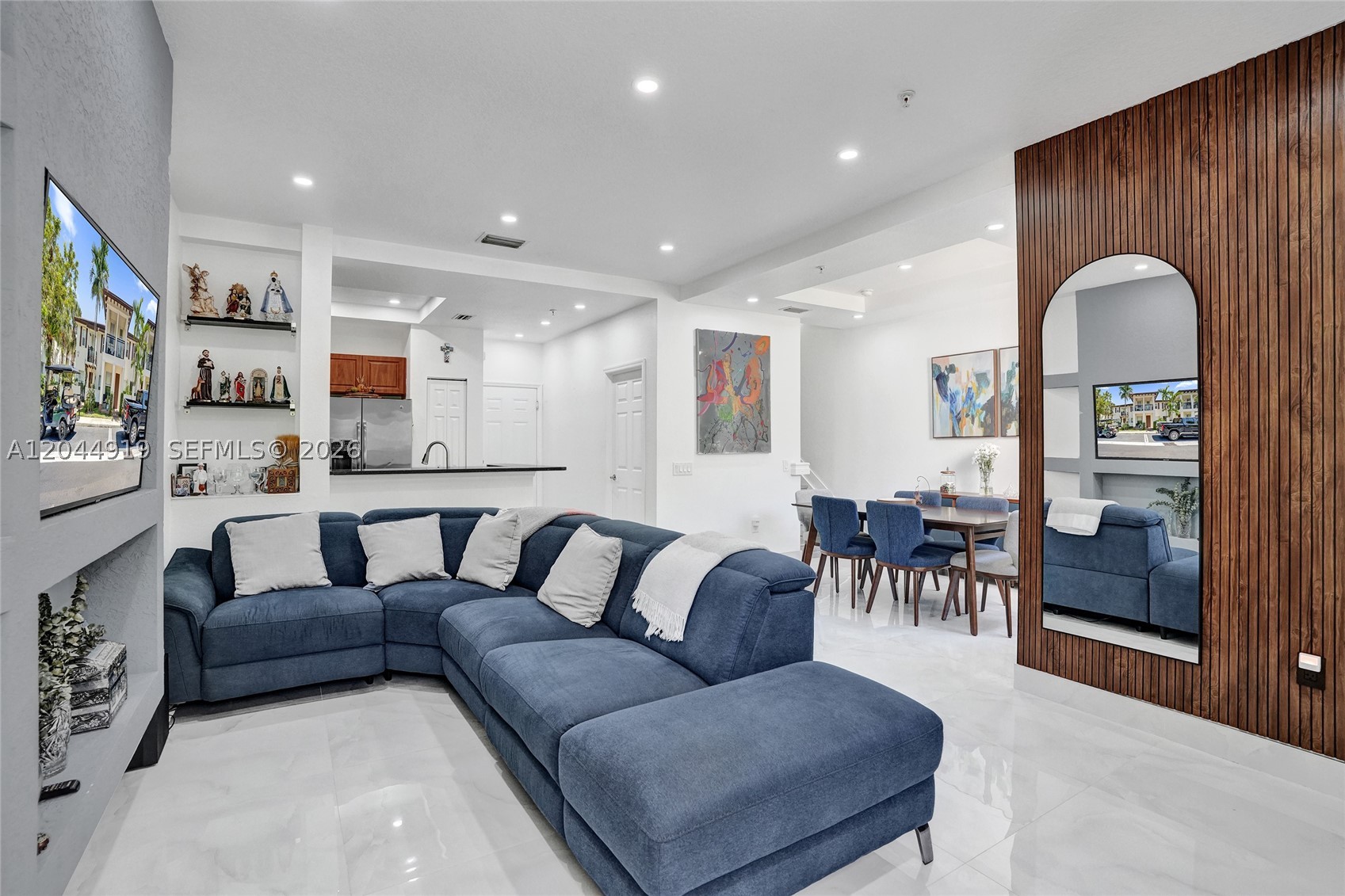 PALOMA LAKES - Residential