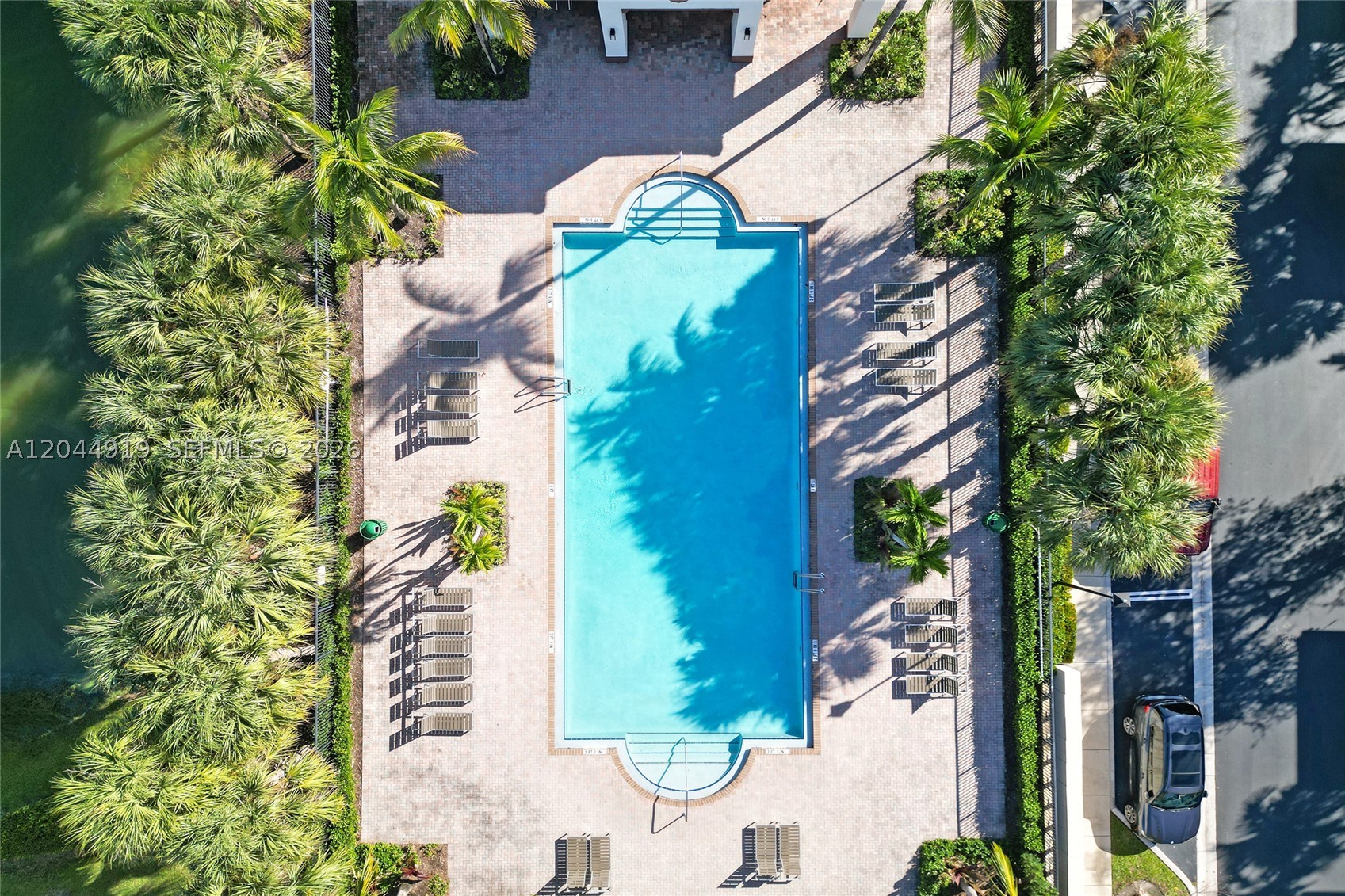 PALOMA LAKES - Residential