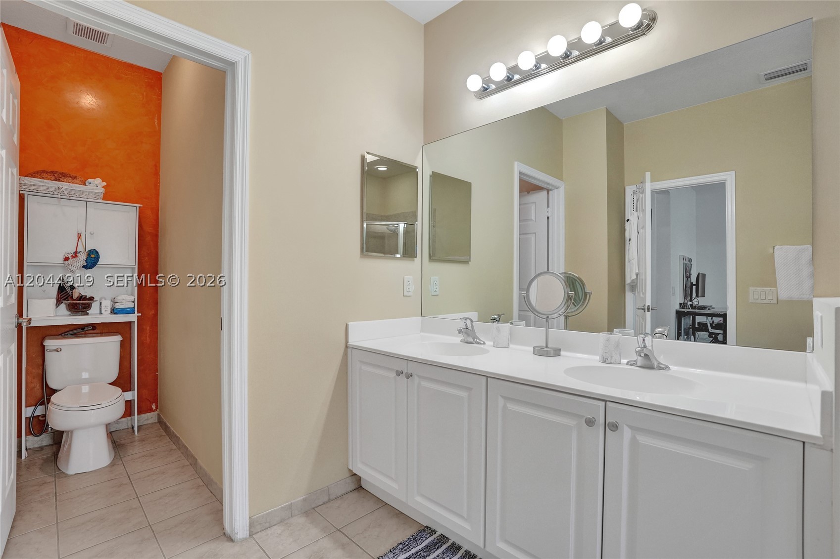 PALOMA LAKES - Residential