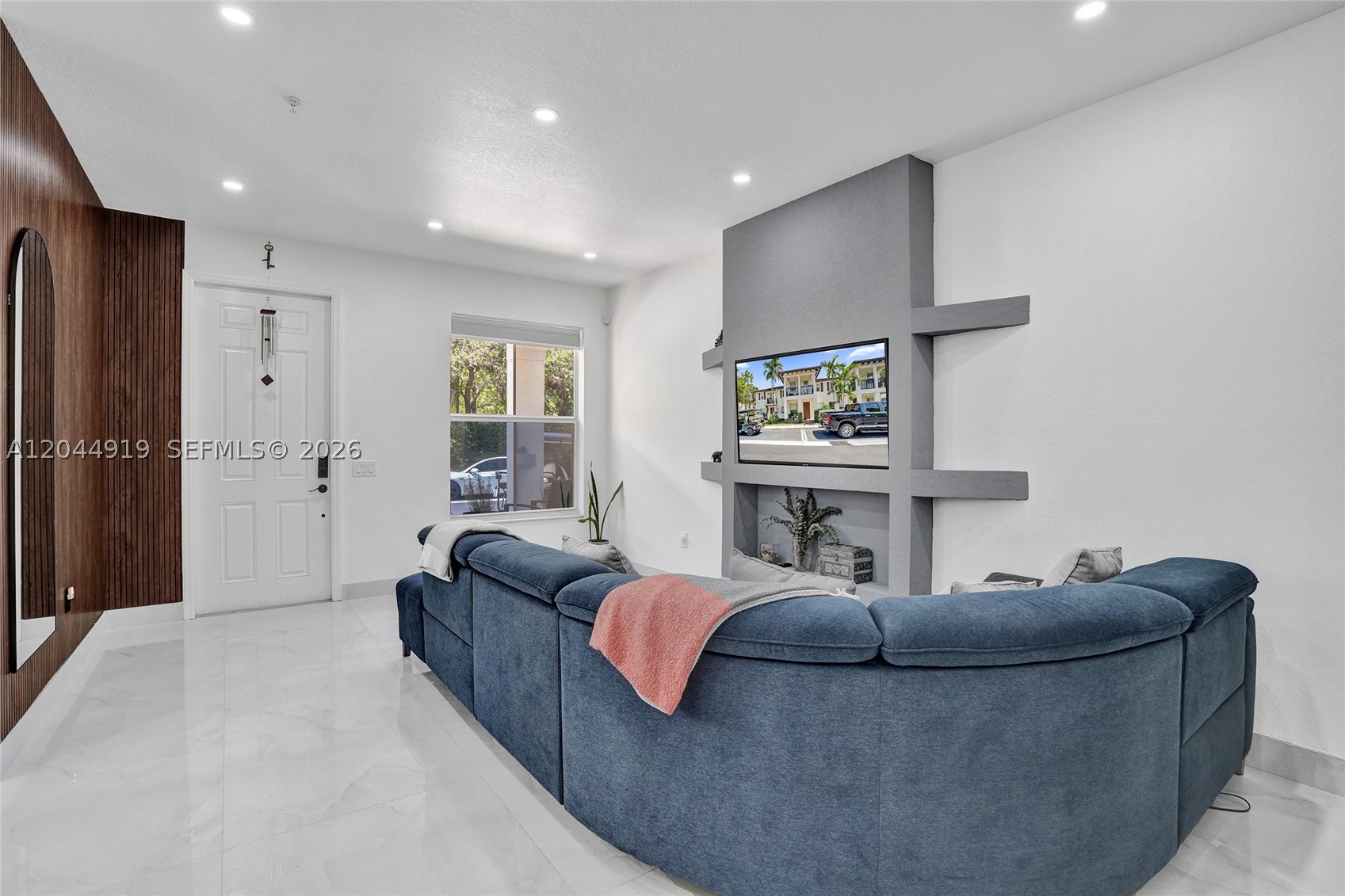 PALOMA LAKES - Residential