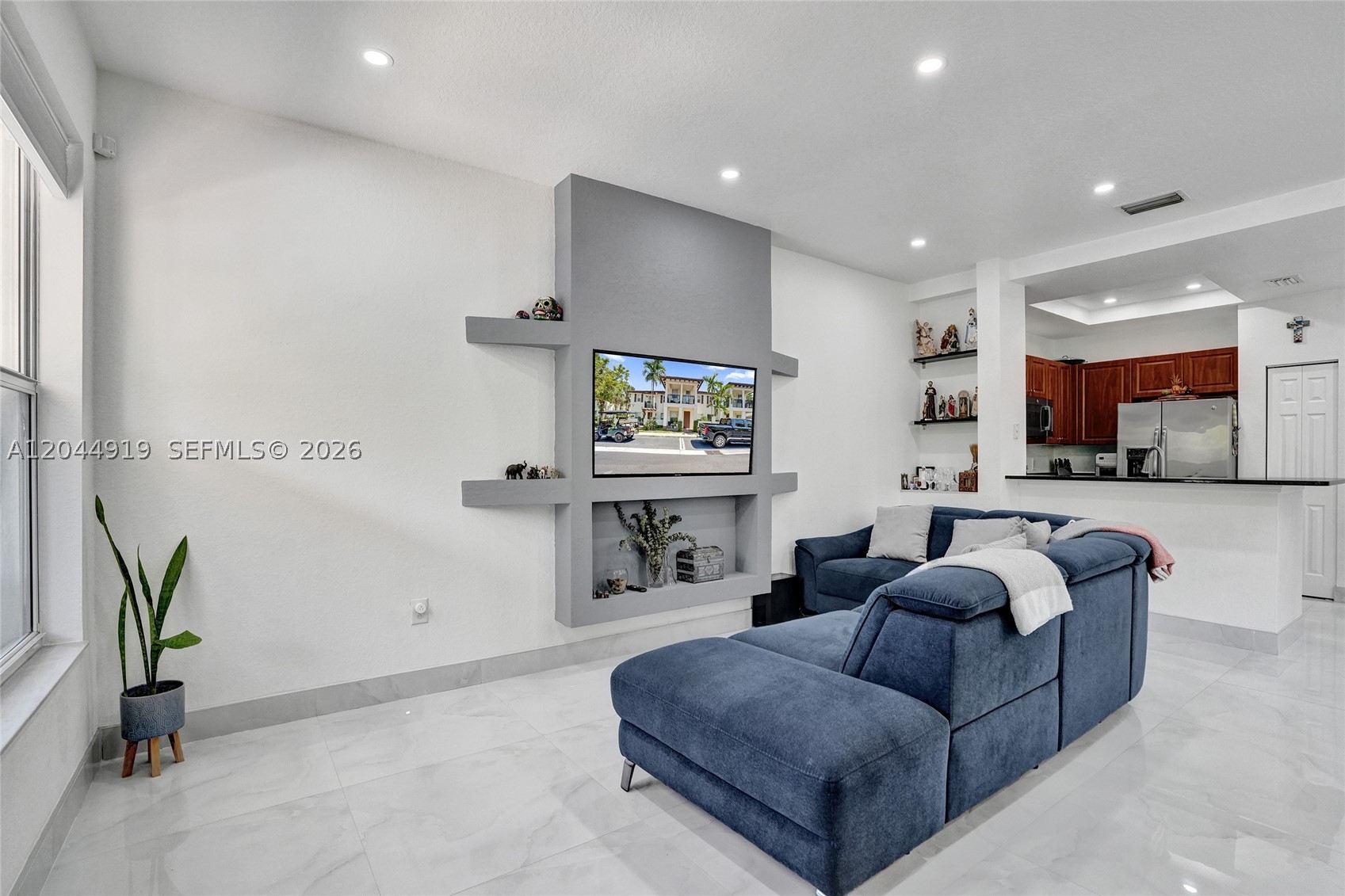 PALOMA LAKES - Residential