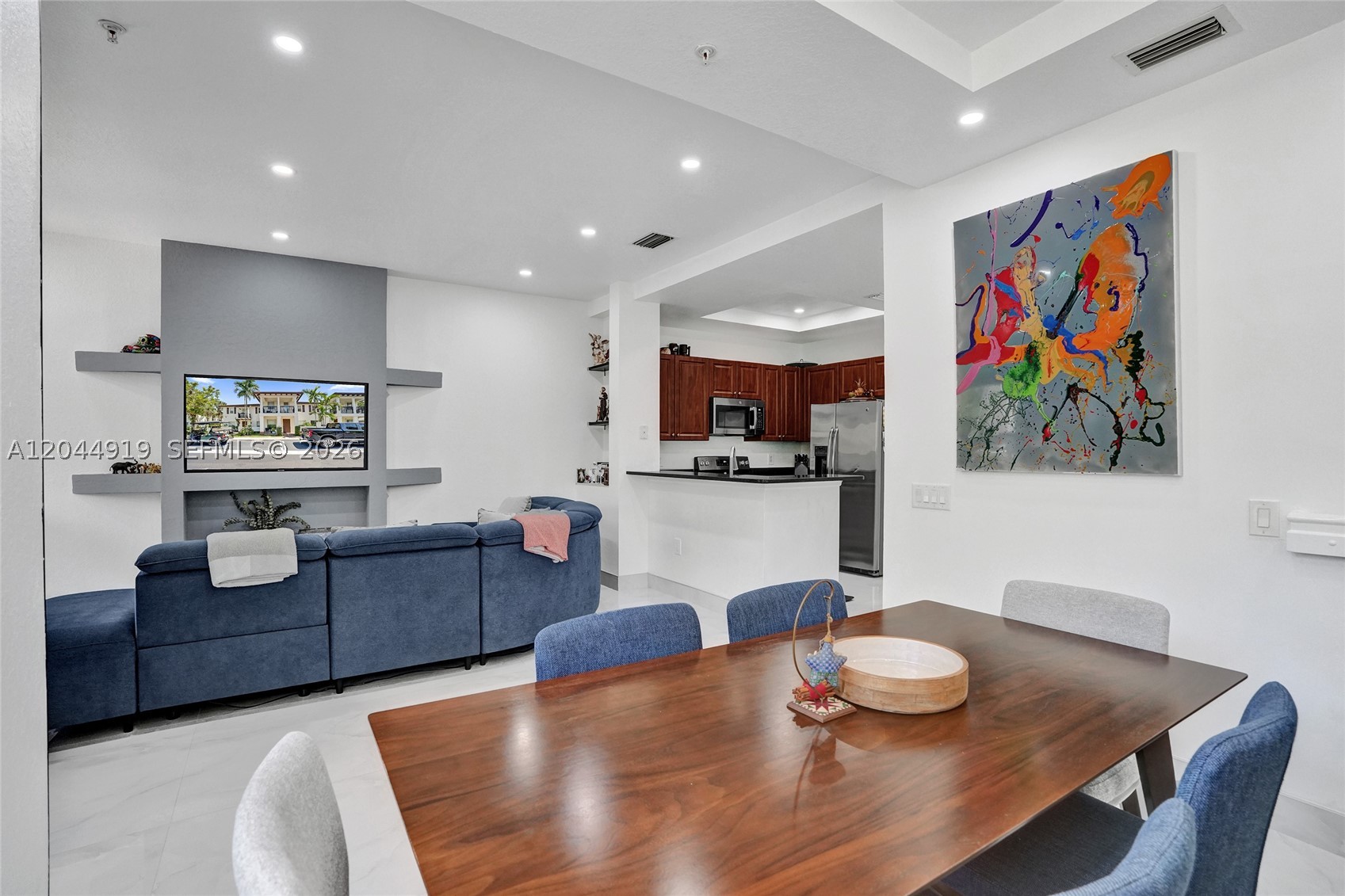 PALOMA LAKES - Residential