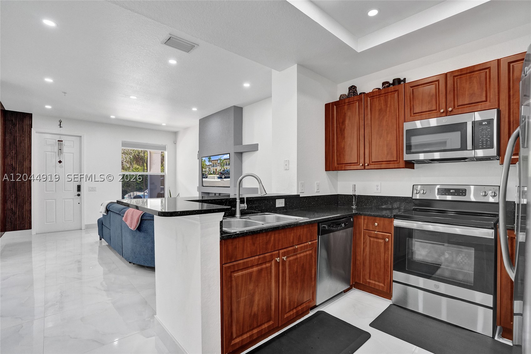 PALOMA LAKES - Residential