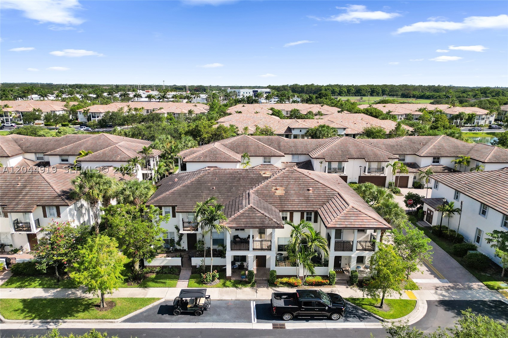 PALOMA LAKES - Residential