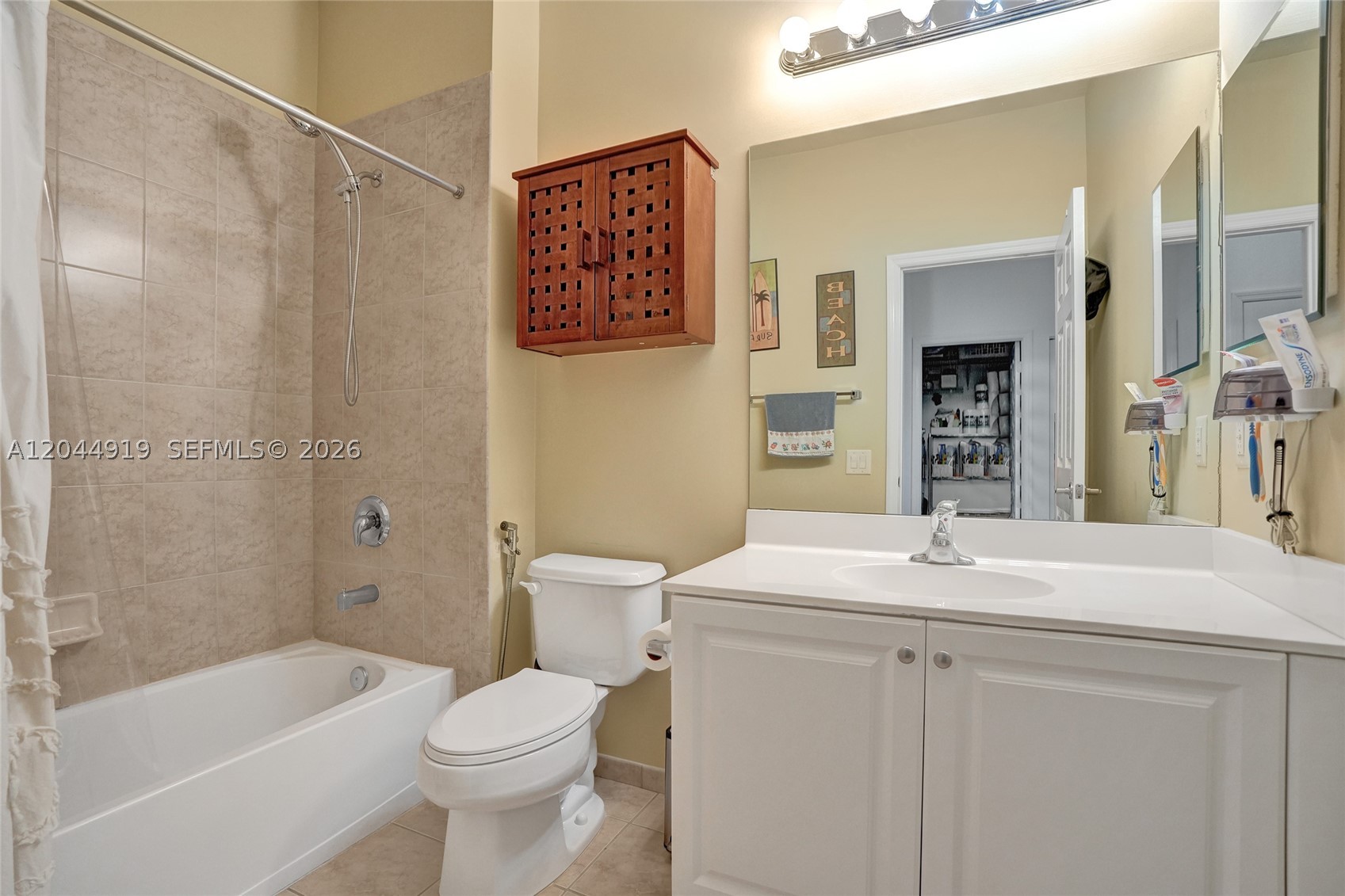 PALOMA LAKES - Residential