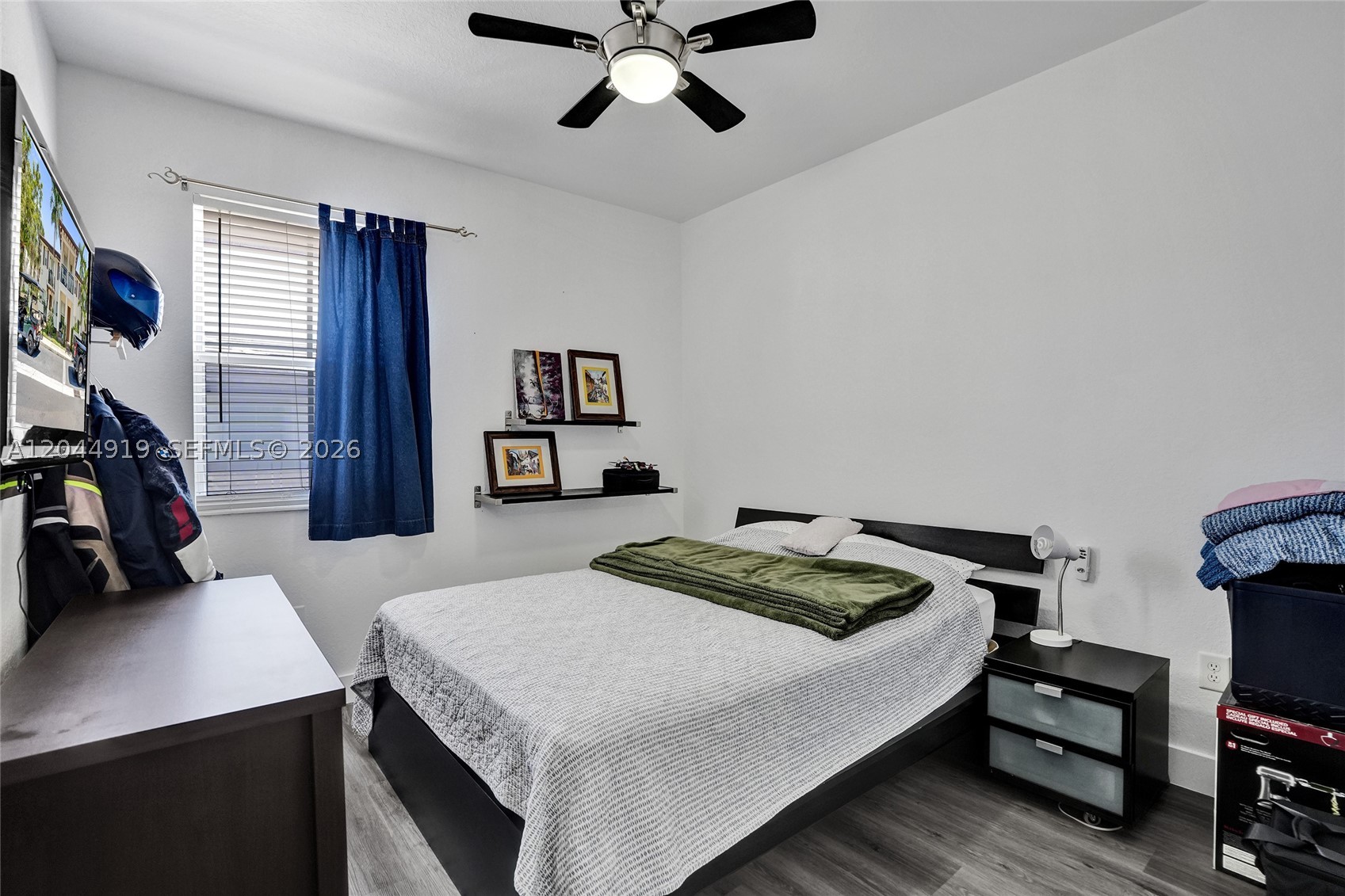 PALOMA LAKES - Residential