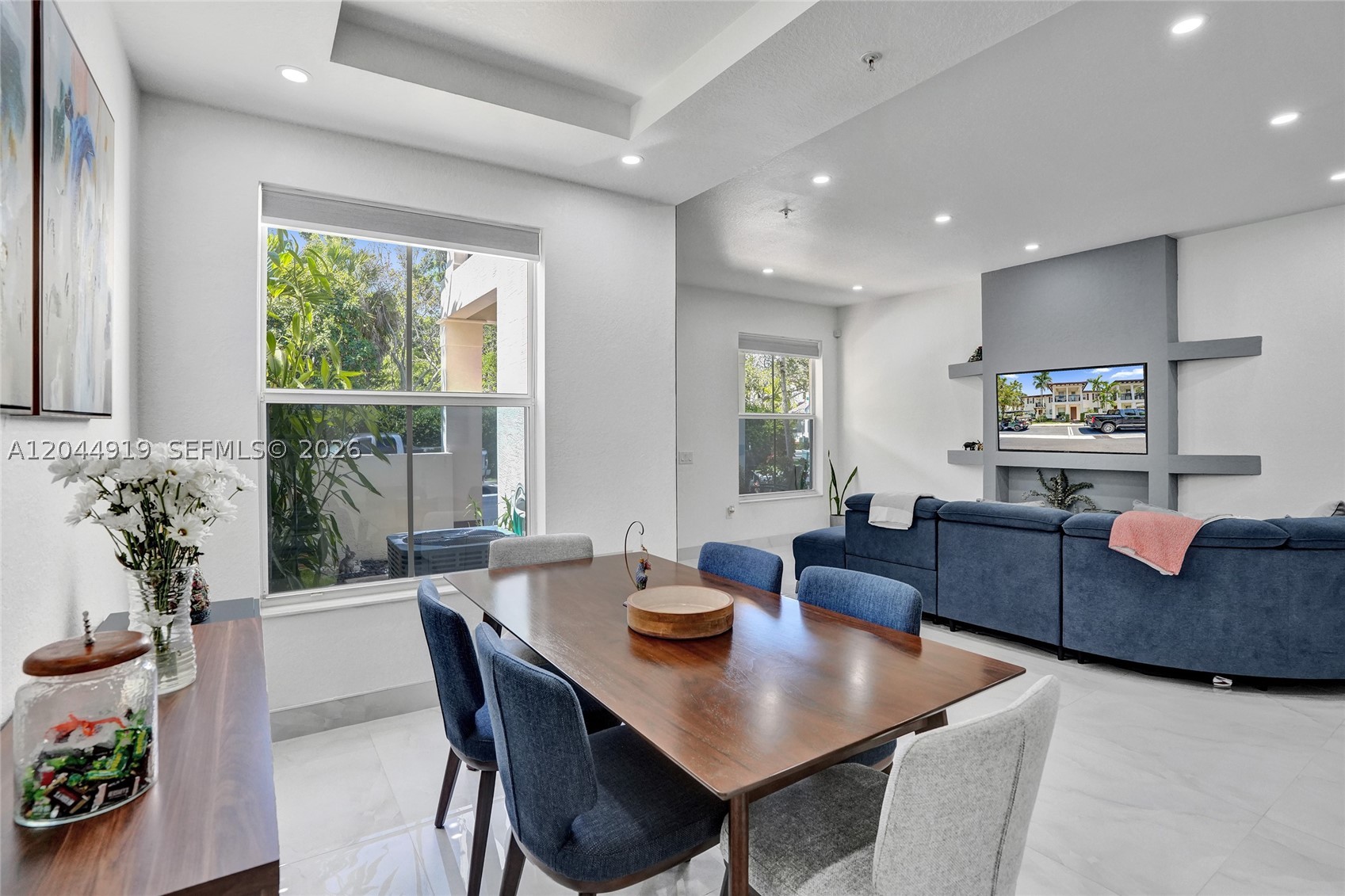 PALOMA LAKES - Residential