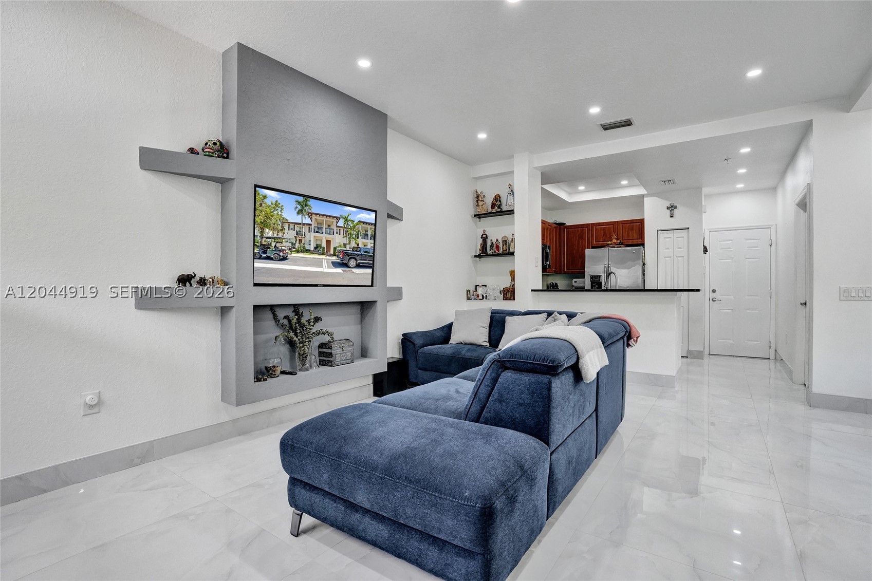 PALOMA LAKES - Residential