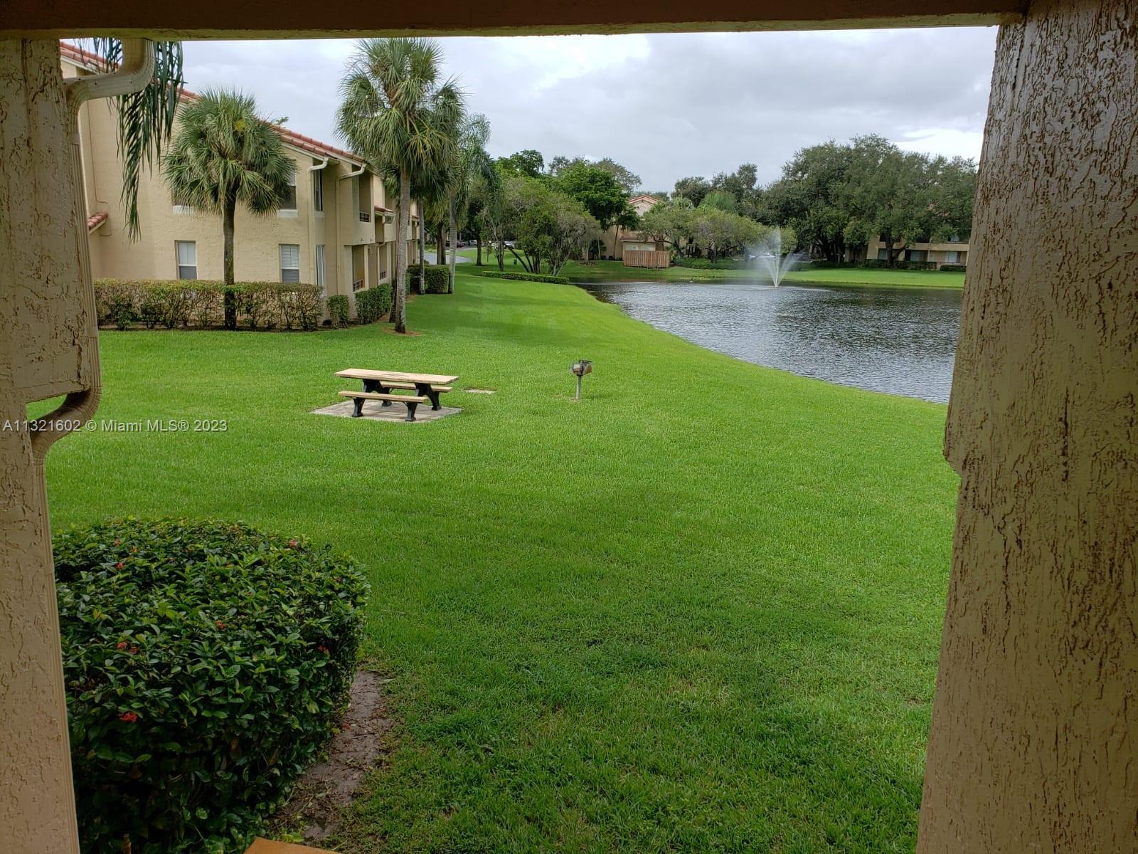 Beautiful 1 bedroom, 1 bathroom at Coco Parc. Washer and dryer inside unit. Property amenities include tennis court, picnic area, and volleyball court. Close to parks, shopping, and major highways. This is a must see; don't miss out on this amazing opportunity.