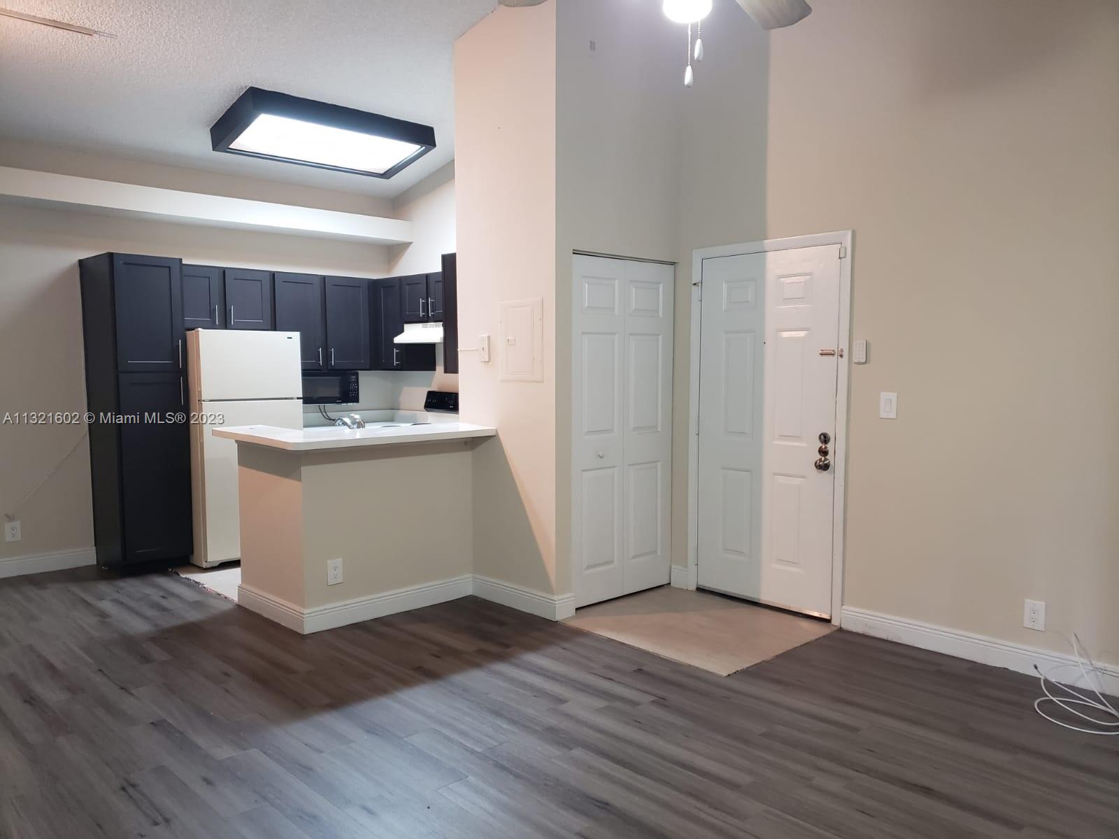 COCO PARC CONDO - Residential Lease