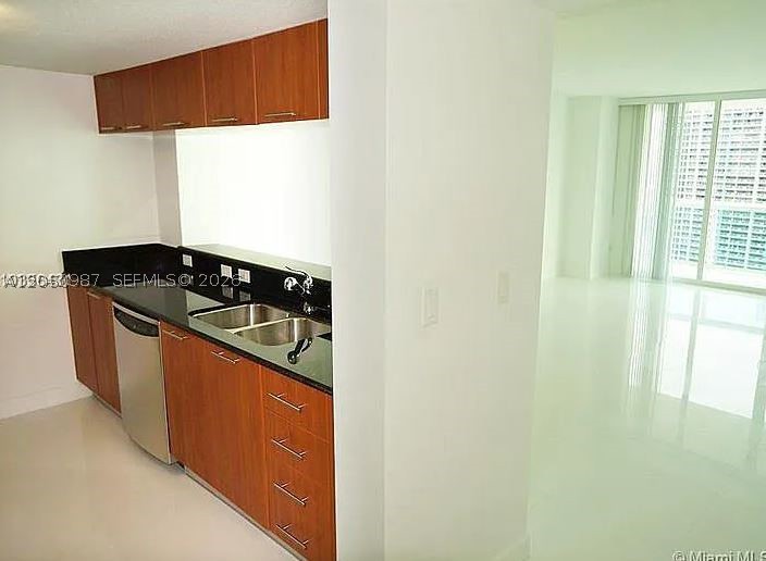 1800 CLUB CONDO - Residential