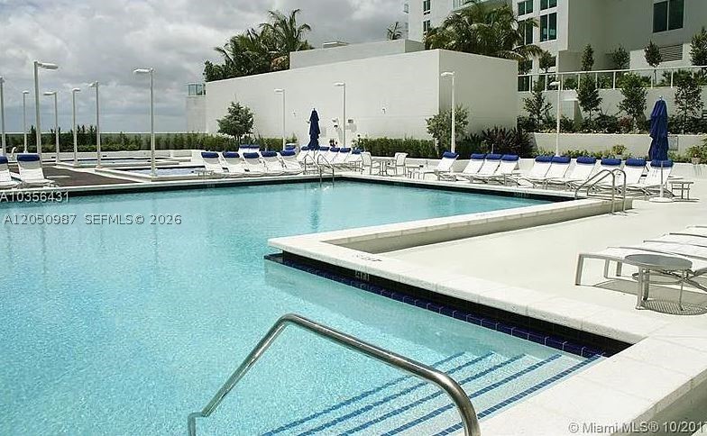 1800 CLUB CONDO - Residential