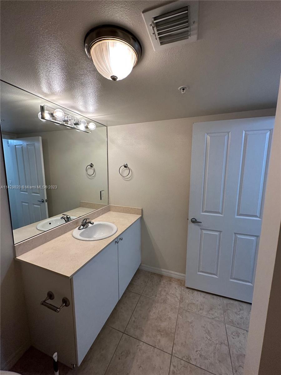 PRADO CONDO - Residential Lease