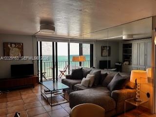 OCEANFRONT PLAZA CONDO - Residential Lease