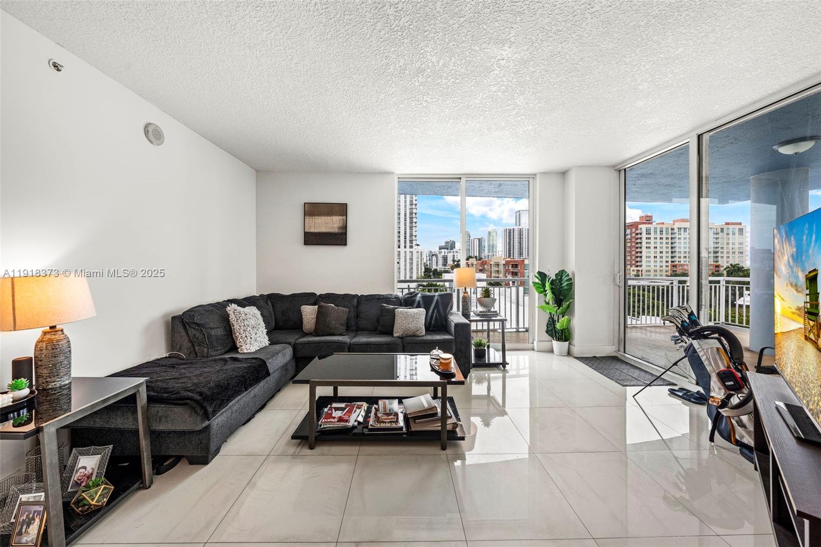 1800 BISCAYNE PLAZA CONDO - Residential