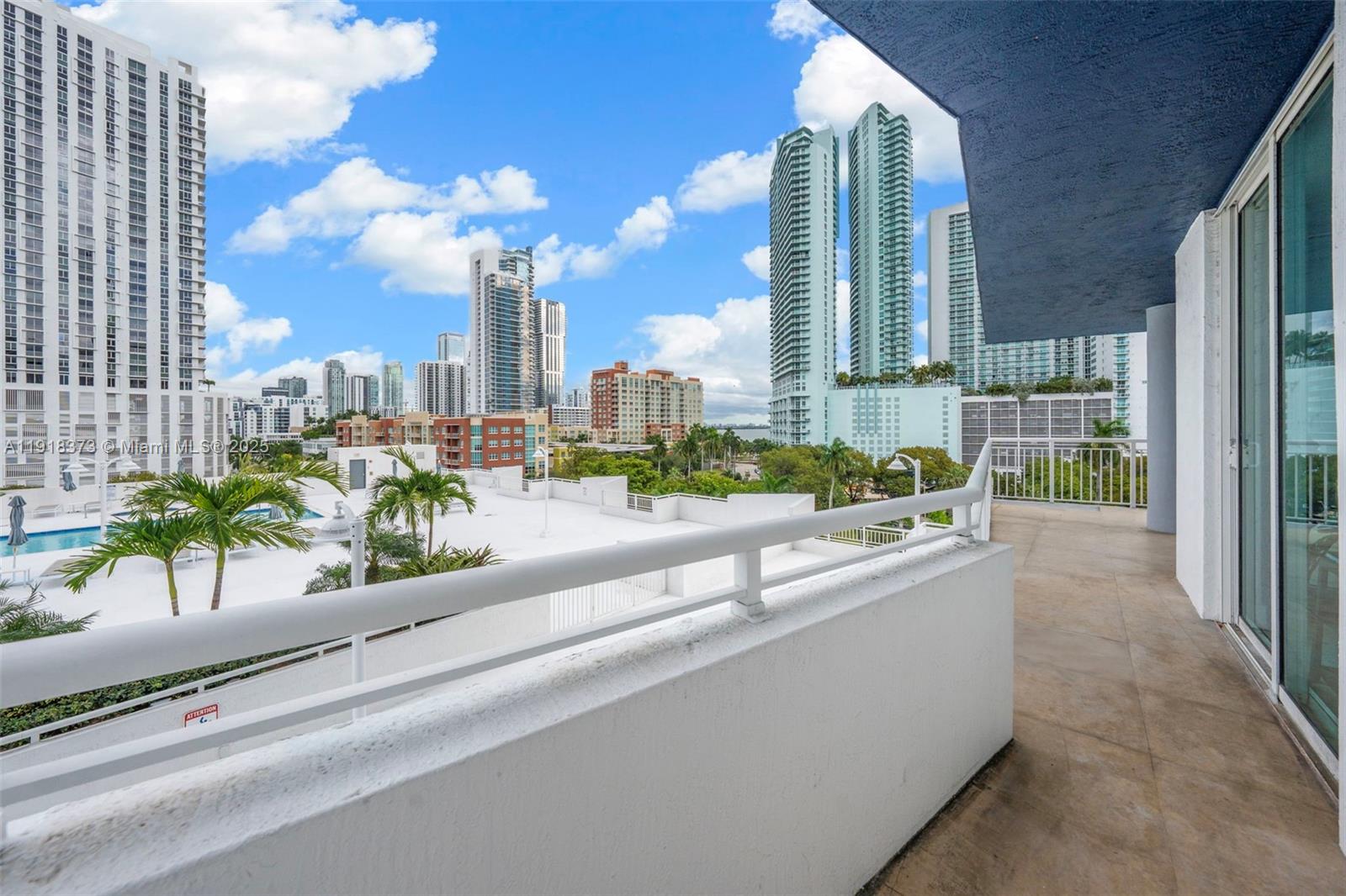 1800 BISCAYNE PLAZA CONDO - Residential