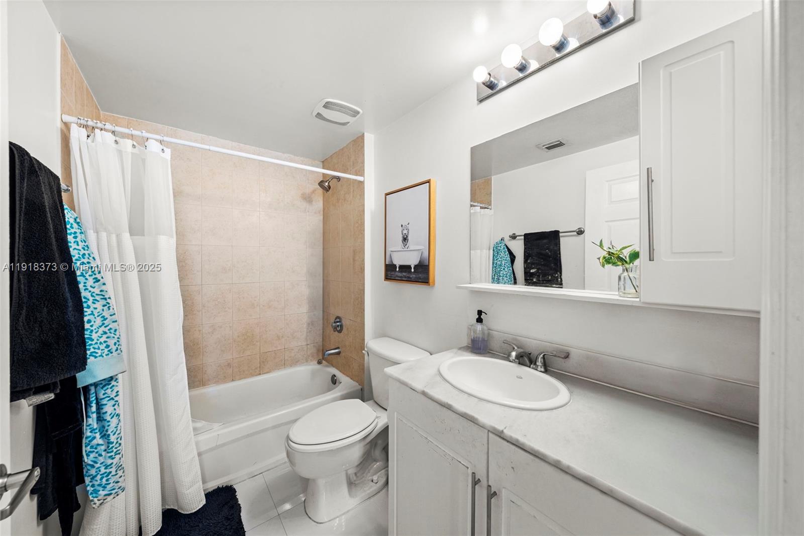 1800 BISCAYNE PLAZA CONDO - Residential