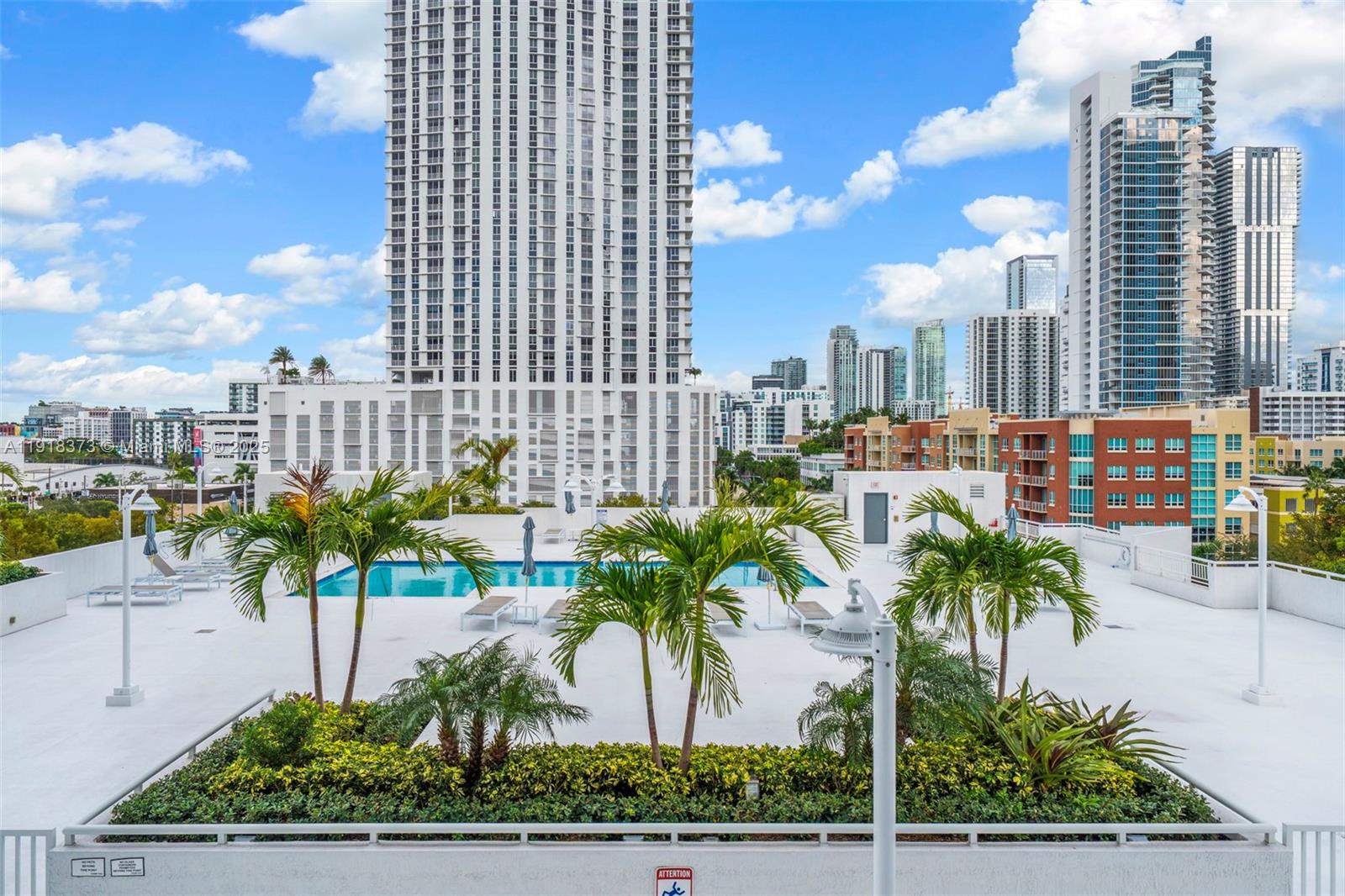 1800 BISCAYNE PLAZA CONDO - Residential