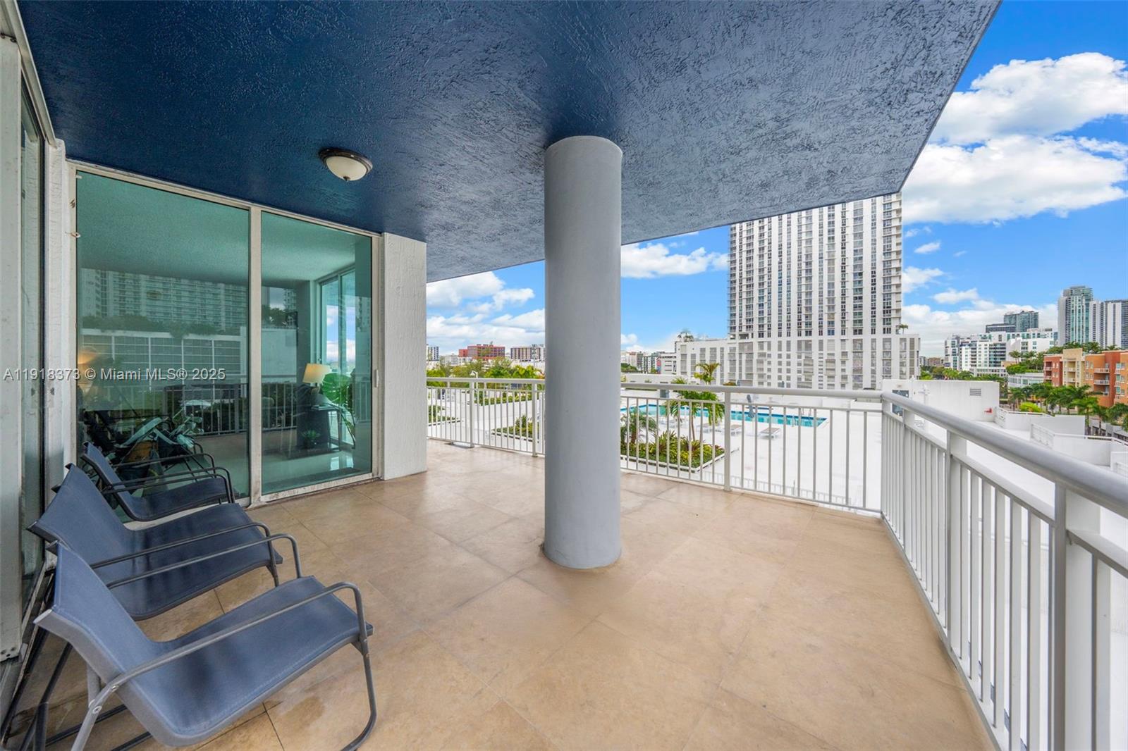 1800 BISCAYNE PLAZA CONDO - Residential